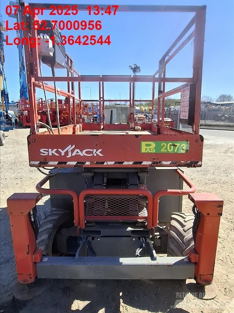 SkyJack SJ 6832 RT Ollós emelők