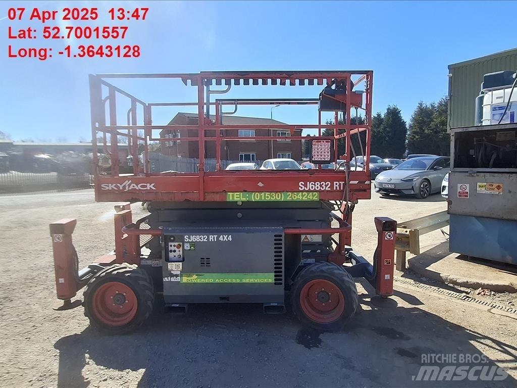 SkyJack SJ 6832 RT Ollós emelők
