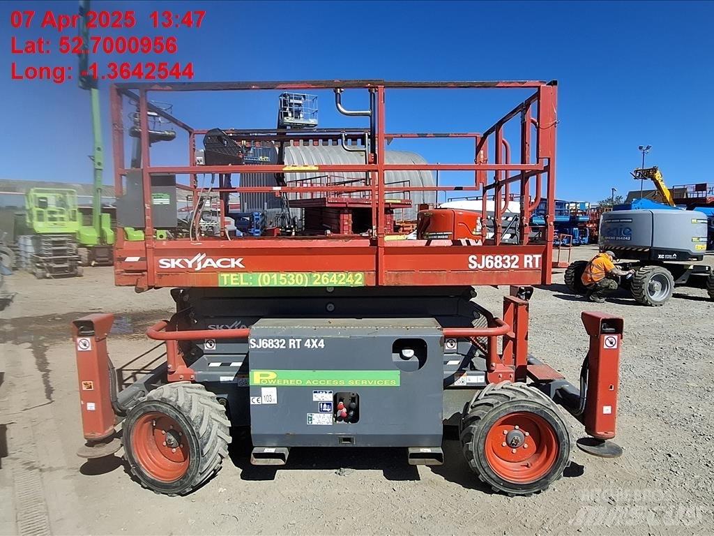 SkyJack SJ 6832 RT Ollós emelők
