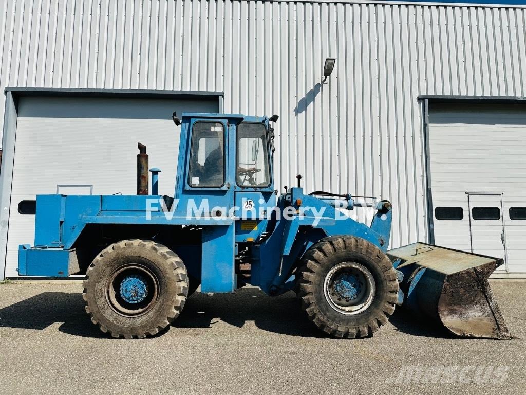 O&K F1310 Gumikerekes homlokrakodók