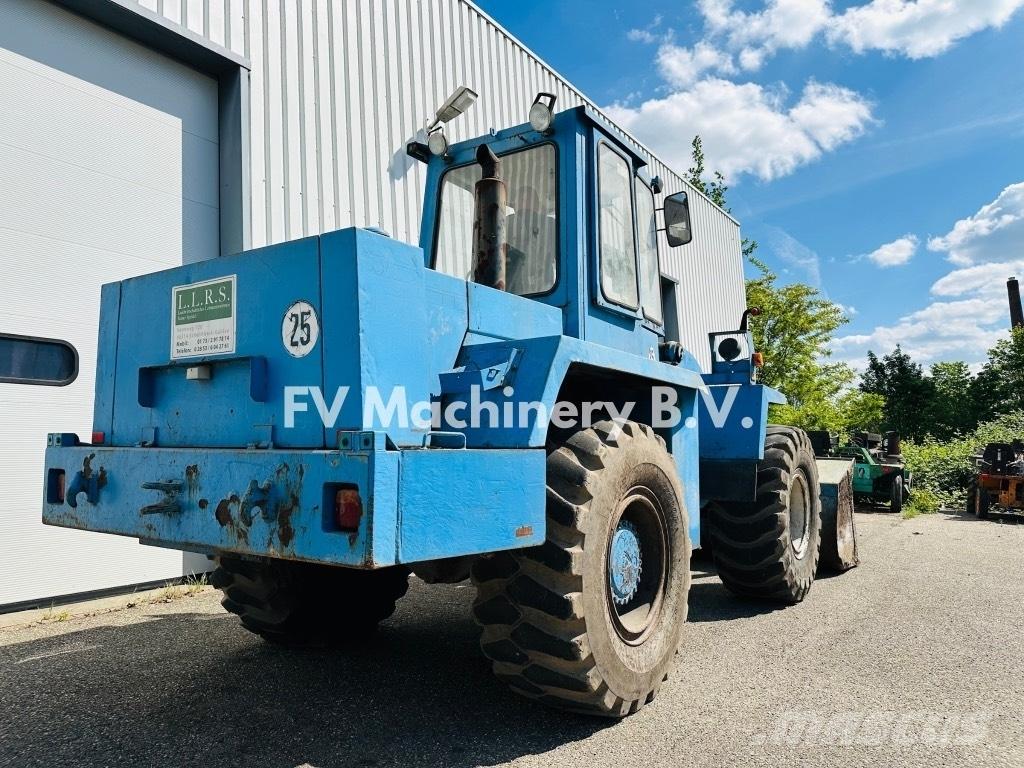 O&K F1310 Gumikerekes homlokrakodók