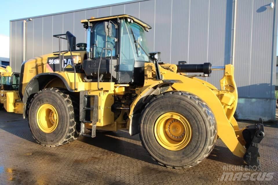 CAT 966M Gumikerekes homlokrakodók