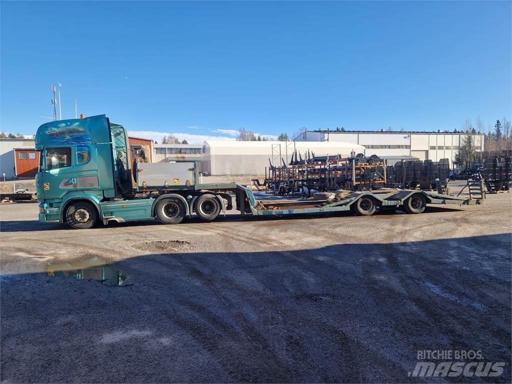 Scania R520 erdészeti gépszállító teherautók