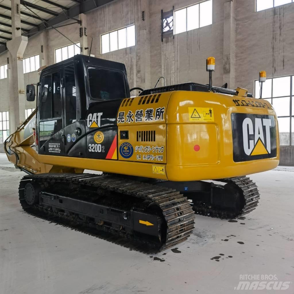 CAT 320 D2 Lánctalpas kotrók
