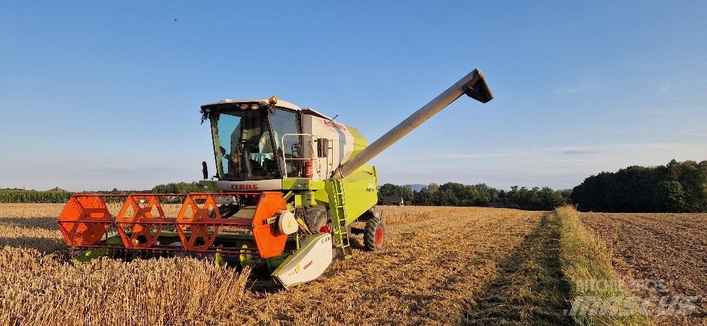 CLAAS Avero 240 Kombájnok