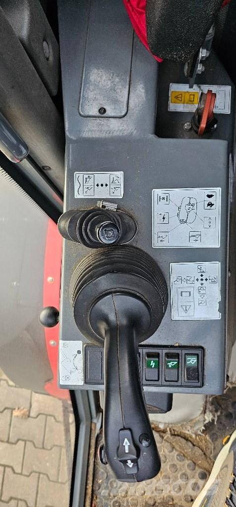 Weidemann 4070 Gumikerekes homlokrakodók