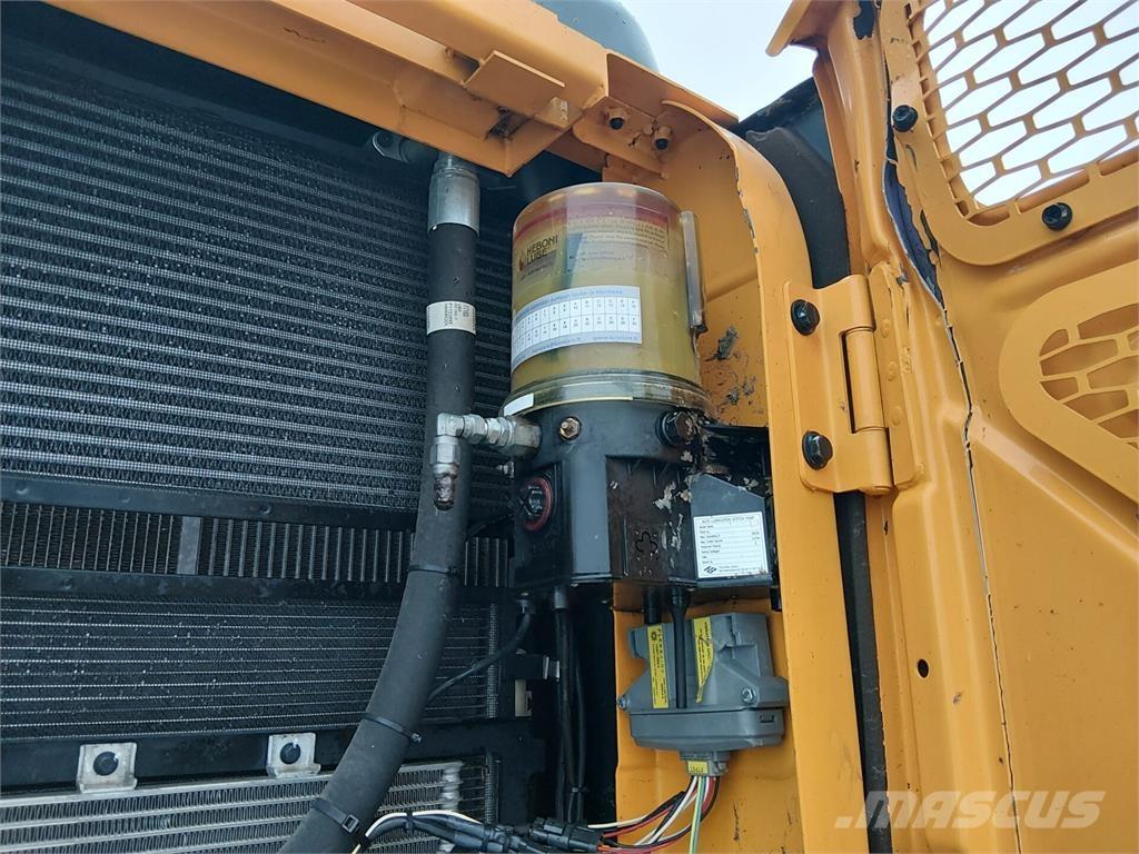 Hyundai HX160L Lánctalpas kotrók