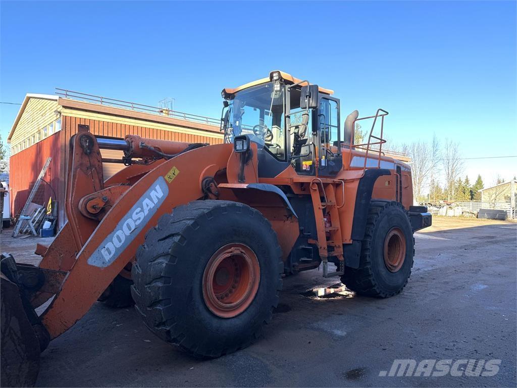 Doosan DL 550-3 Gumikerekes homlokrakodók