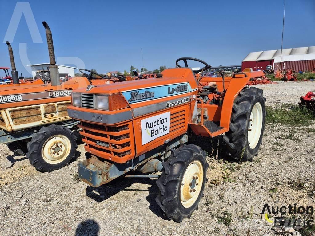 Kubota L1-205D Traktorok