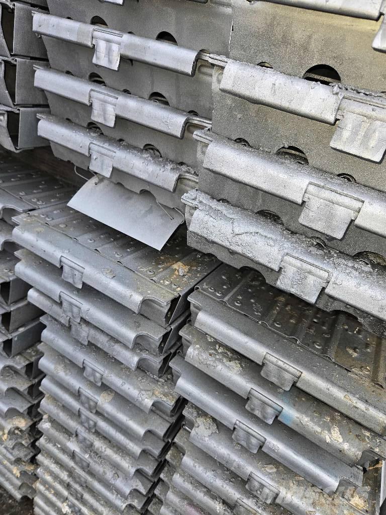 Peri UP T72 Állvány felszerelések