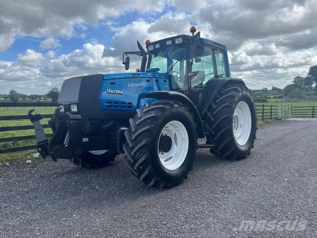 Valtra 8950 HiTech 4 Traktorok