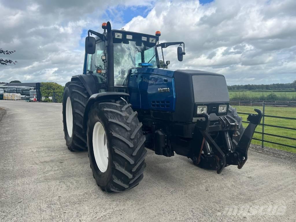 Valtra 8950 HiTech 4 Traktorok