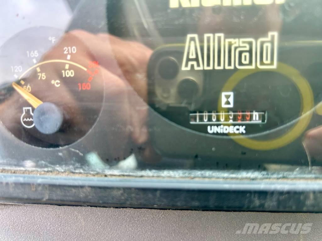 Kramer 320 Gumikerekes homlokrakodók