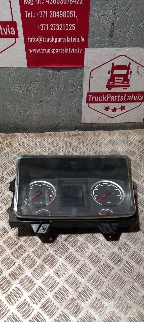 Scania R 440    2052210 Vezetőfülke és belső tartozékok