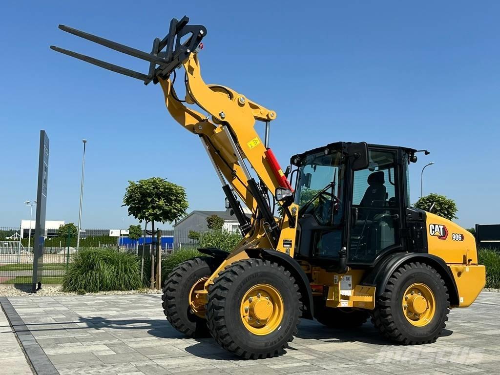 CAT 906 Gumikerekes homlokrakodók