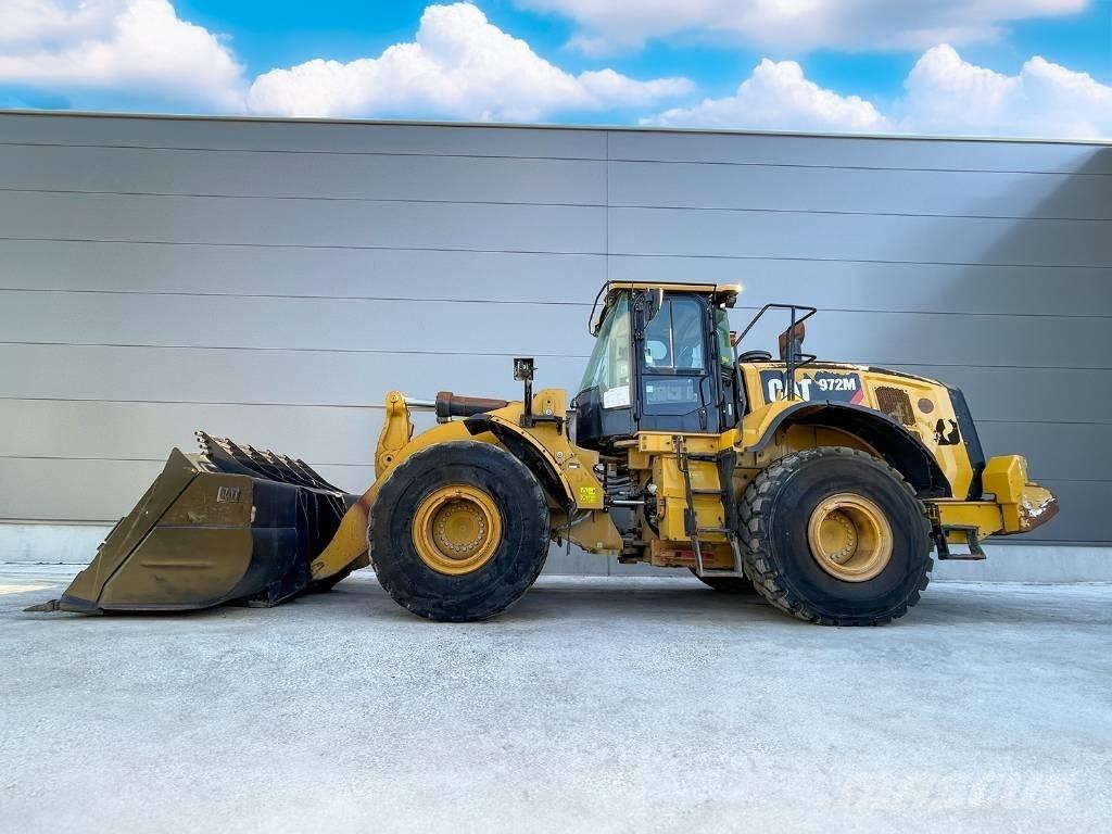 CAT 972M Gumikerekes homlokrakodók