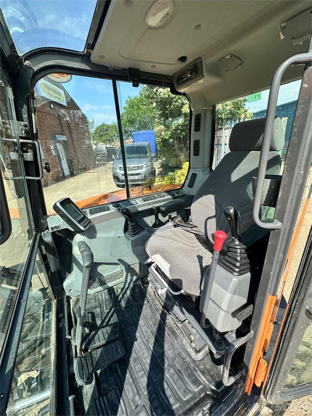 Doosan DX 63-3 Mini kotrók < 7t
