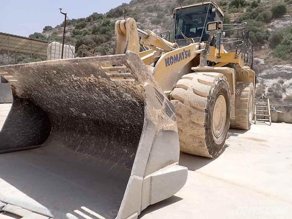 Komatsu WA600-8EO Gumikerekes homlokrakodók