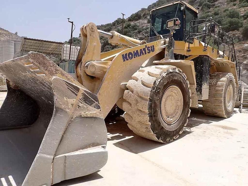 Komatsu WA600-8EO Gumikerekes homlokrakodók