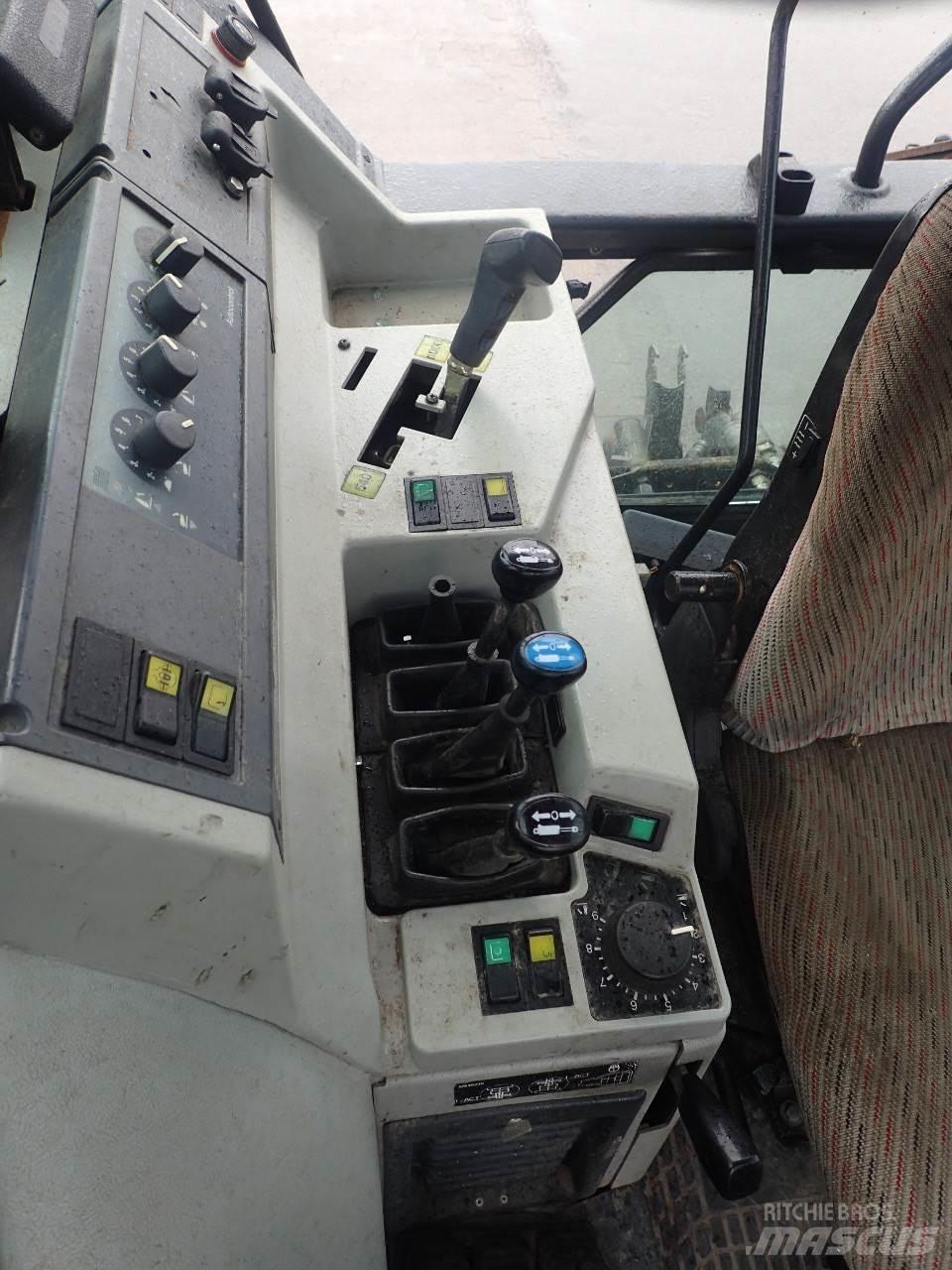 Valtra 8150 Traktorok