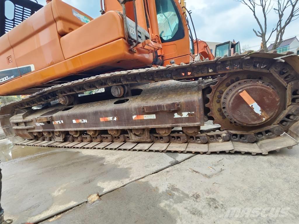Doosan DX 300 LC Lánctalpas kotrók