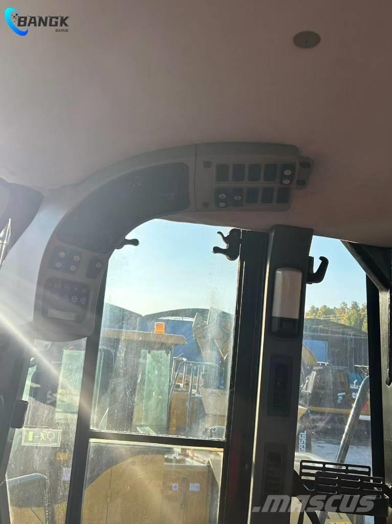 CAT 966 H Gumikerekes homlokrakodók