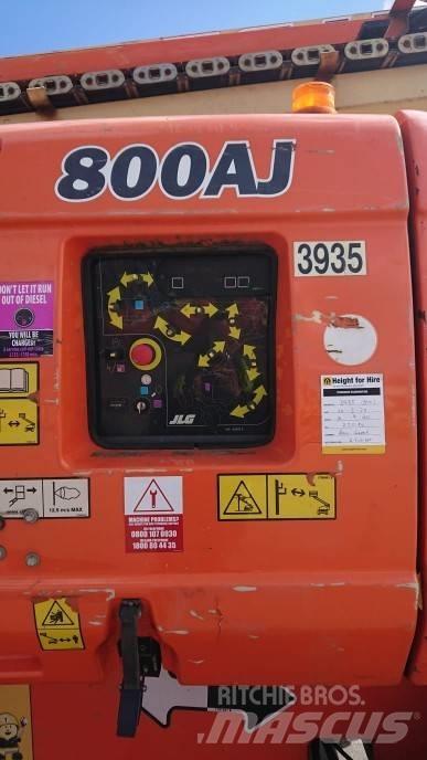JLG 800AJ Karos emelők