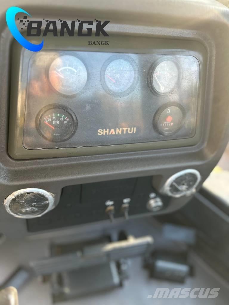 Shantui SD 16 lánctalpas dózerek