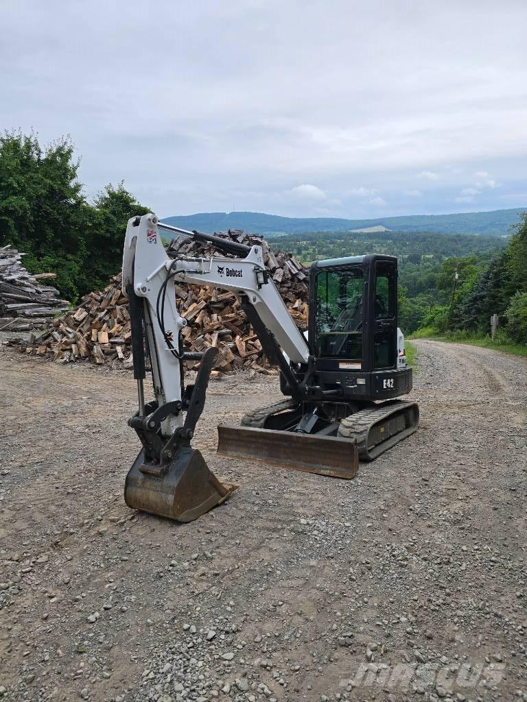 Bobcat E42 Mini kotrók < 7t