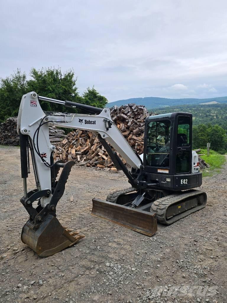 Bobcat E42 Mini kotrók < 7t