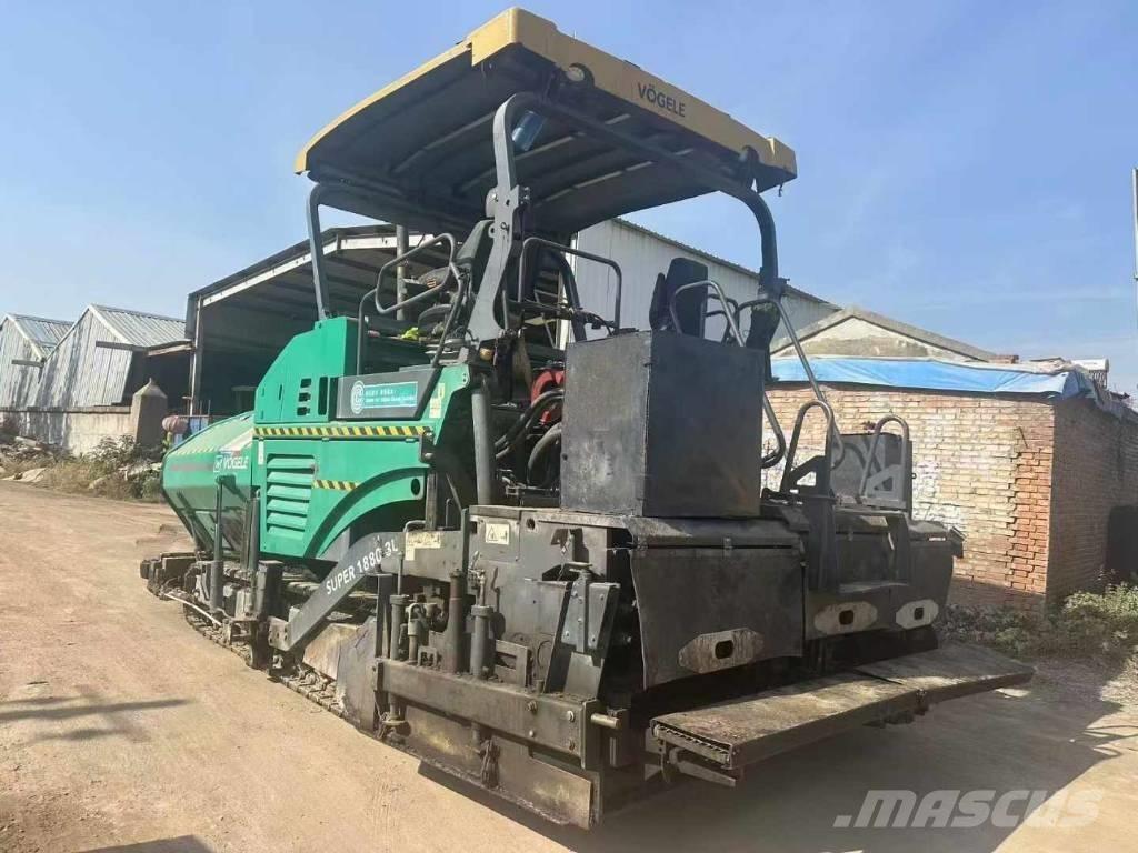 Vögele 1880-2l Aszfalt terítõ gépek