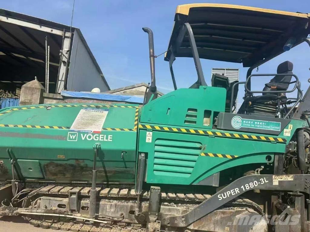 Vögele 1880-2l Aszfalt terítõ gépek