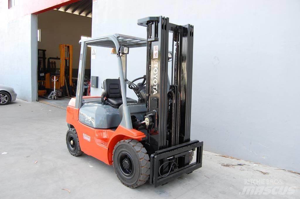 Toyota 7 FD 25 Dízel targoncák