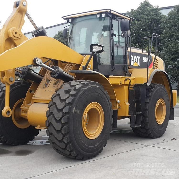 CAT 966K Gumikerekes homlokrakodók