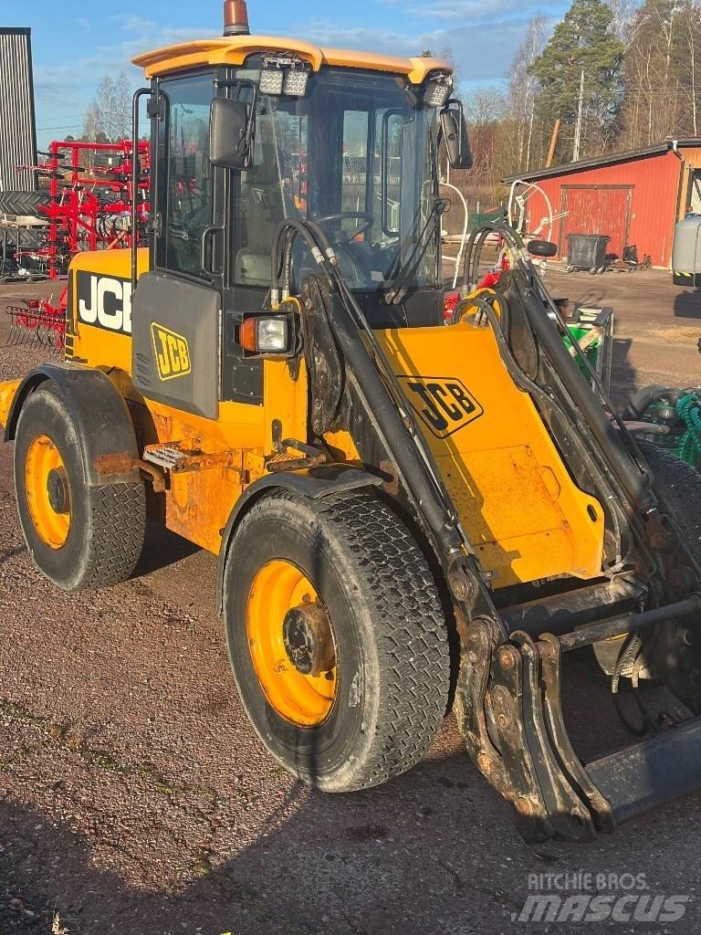 JCB 411 HT Gumikerekes homlokrakodók
