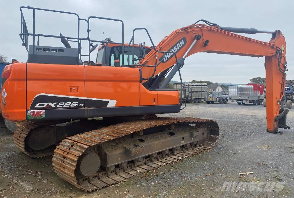 Doosan DX 225 LC Lánctalpas kotrók