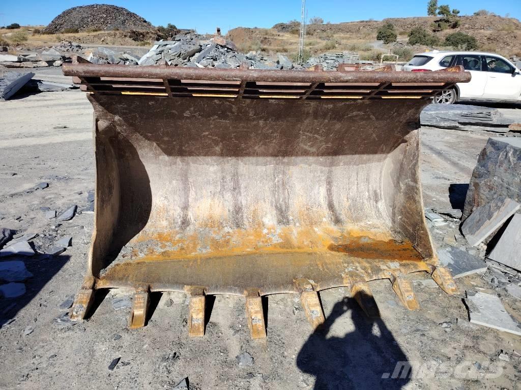 Hitachi ZW 180-6 Gumikerekes homlokrakodók