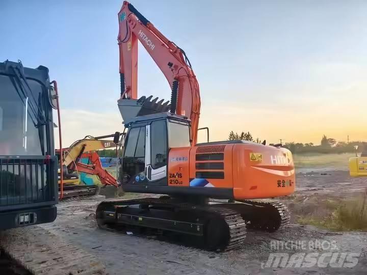 Hitachi ZX210 Lánctalpas kotrók