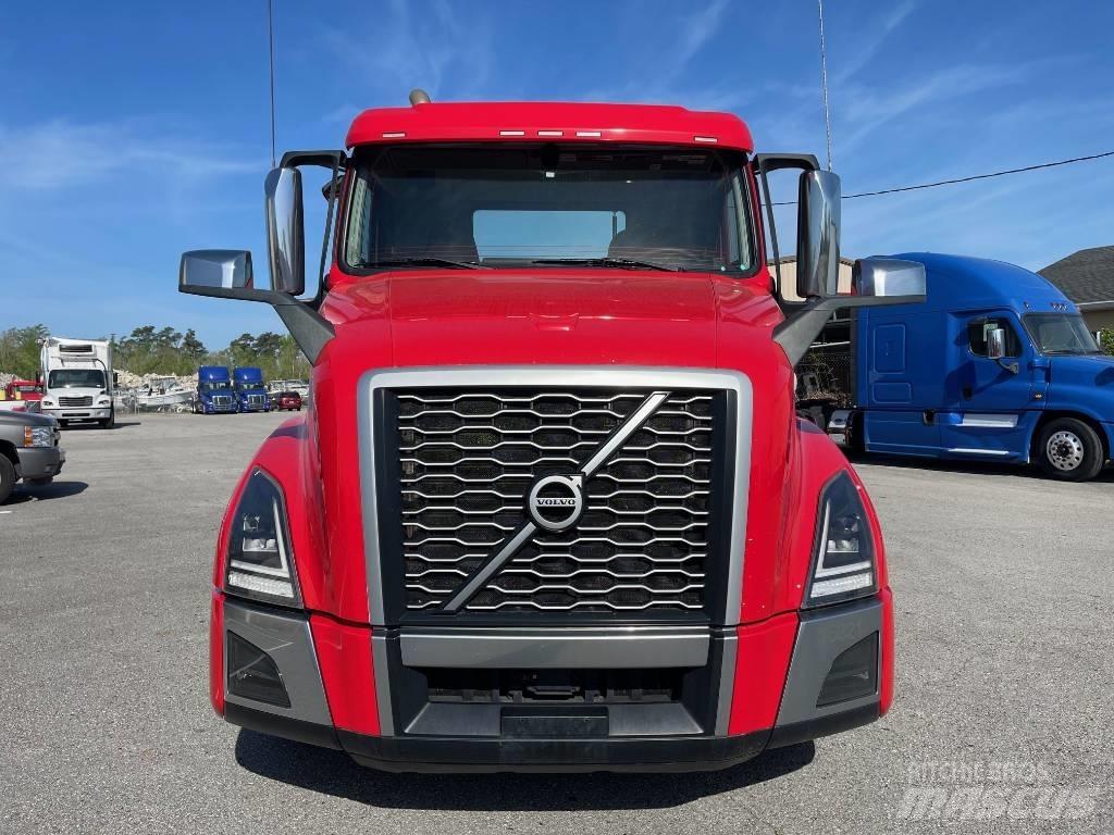 Volvo VNL64T300 Nyergesvontatók