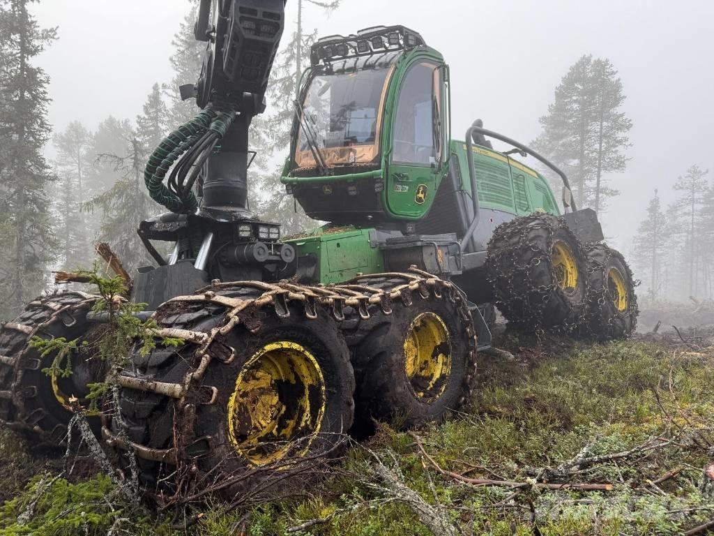 John Deere 1270 G Betakarítók