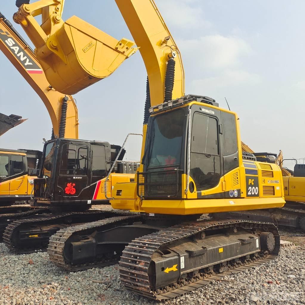 Komatsu PC 200-8 Lánctalpas kotrók