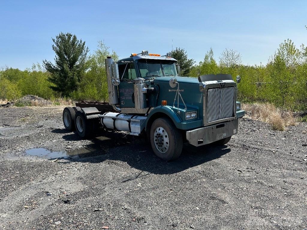 Western Star 4964FX Nyergesvontatók