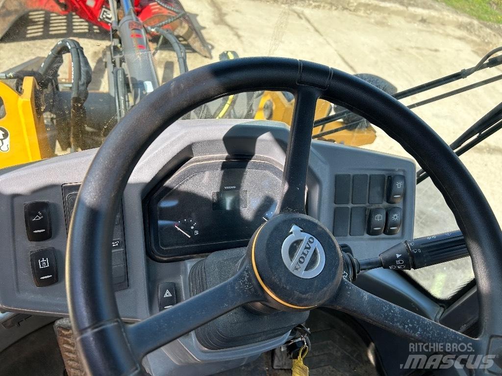 Volvo L 35 G Gumikerekes homlokrakodók