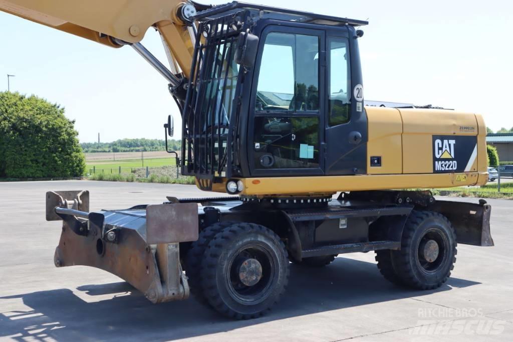 CAT M 322 D Gumikerekes kotrók