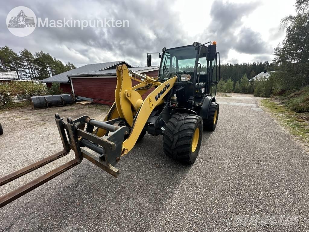 Komatsu WA 70 M-8 Gumikerekes homlokrakodók