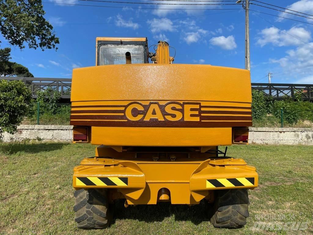 CASE 688 B Gumikerekes kotrók