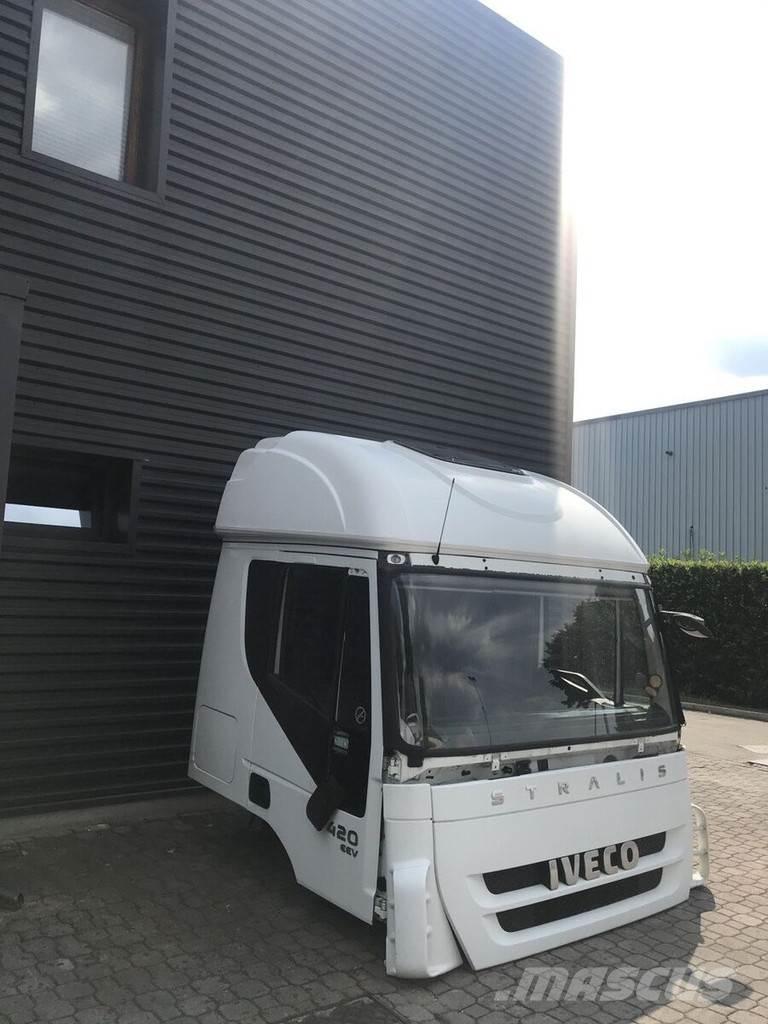 Iveco Stralis AT Vezetőfülke és belső tartozékok