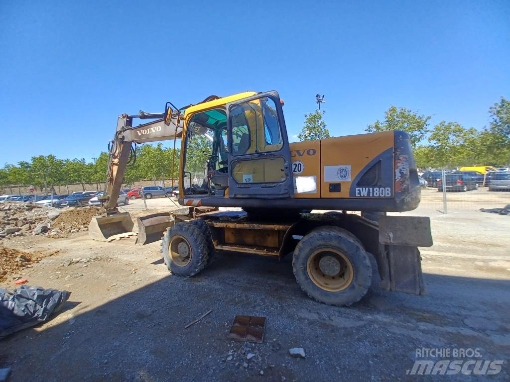 Volvo EW 180 B Gumikerekes kotrók