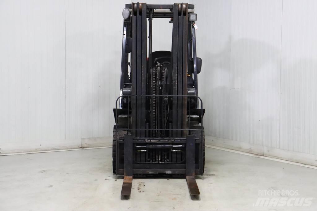 Nissan U1D2A20LQ Gázüzemű targoncák