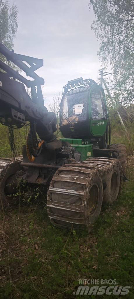 John Deere 1270 E Betakarítók